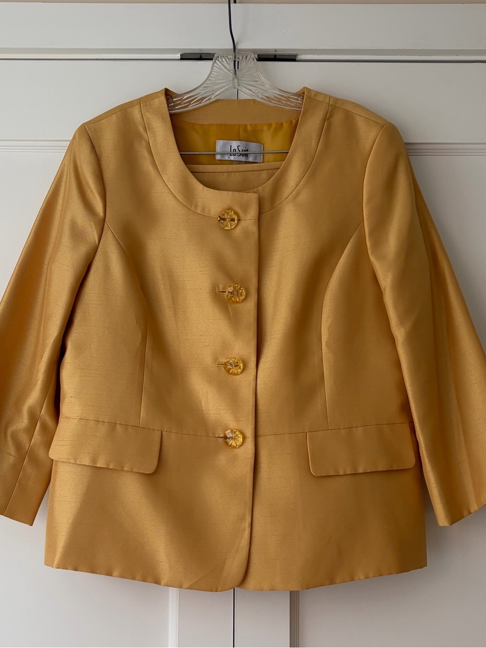 Le Suit Gold 2-Piece Skirt Suit Size 12 Collarless 4-Button 3/4 Sleeve
